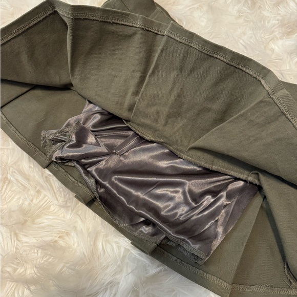 Oak and Fort Low Rise Mini Military Pleated Skirt - Picture 4 of 5